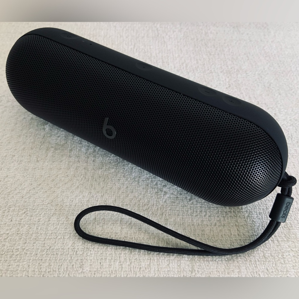 Beats by Dr. Dre Pill  
Portable Bluetooth Speaker~Matte Black *A3211 - Picture 13 of 13